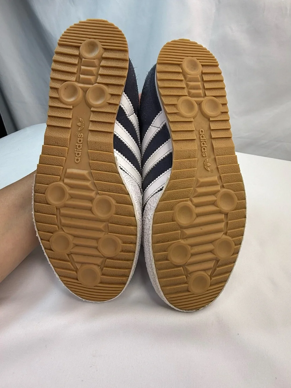 adidas Men’s 5.5 Navy Blue Samba Super Suede Sneakers w/ White Stripes VGUC